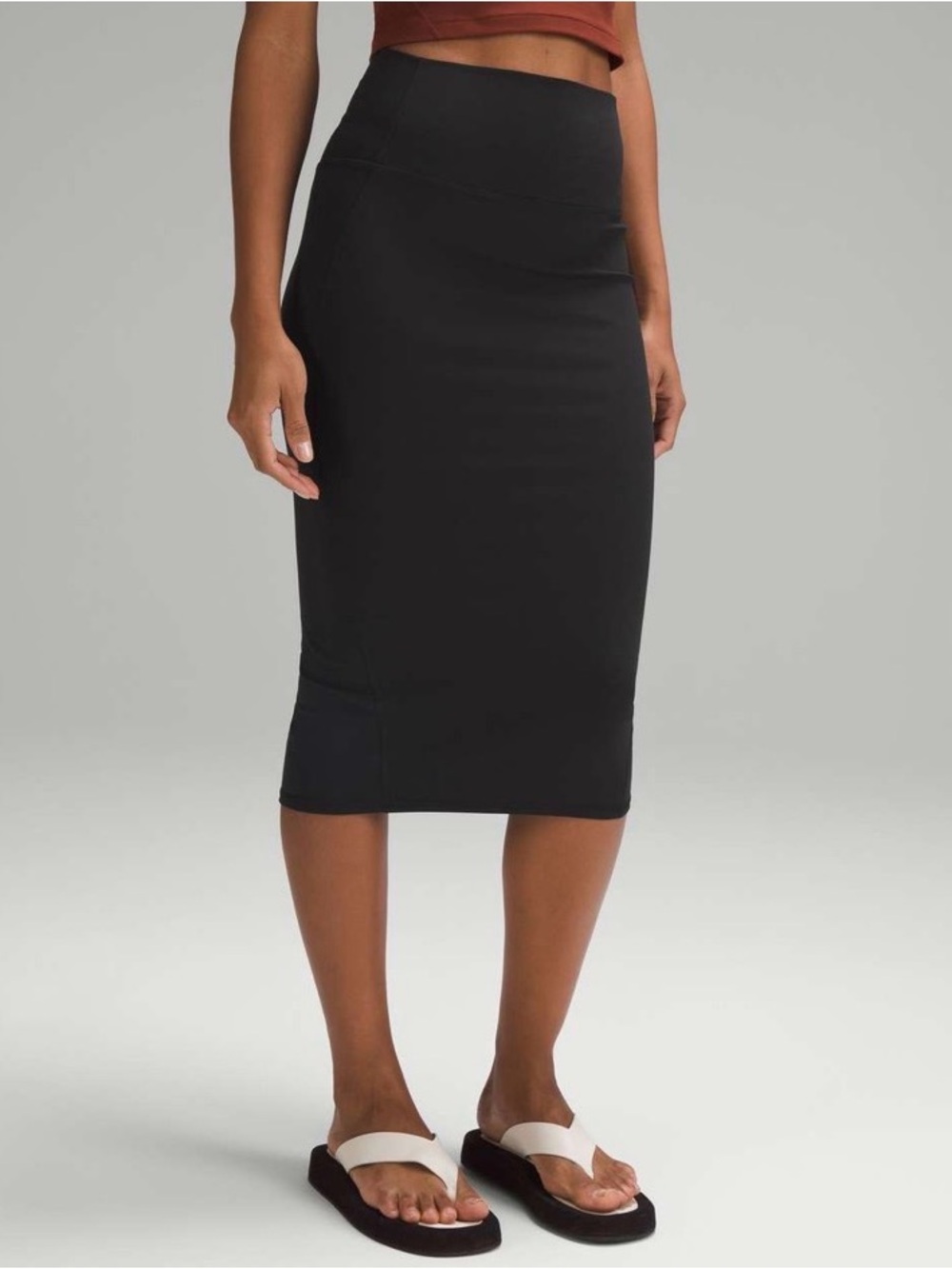 Lululemon Nulu Sizs 6 Slim-Fit High-Rise Skirt in Black